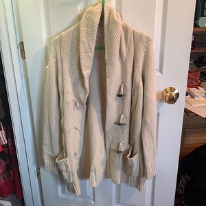 Old navy long sleeve tan sweater. Size medium.